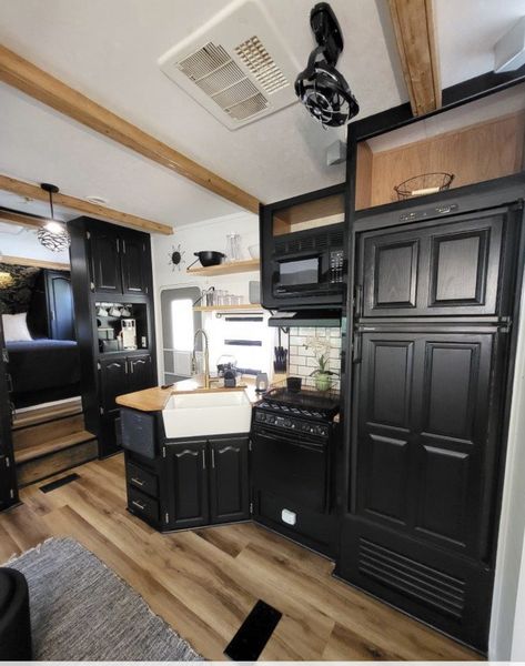 Renovated Rv, Motorhome Remodel, Rv Interior Remodel, Camper Interior Design, Tiny House Camper, Camper Trailer Remodel, Trailer Decor, Diy Camper Remodel, Rv Homes