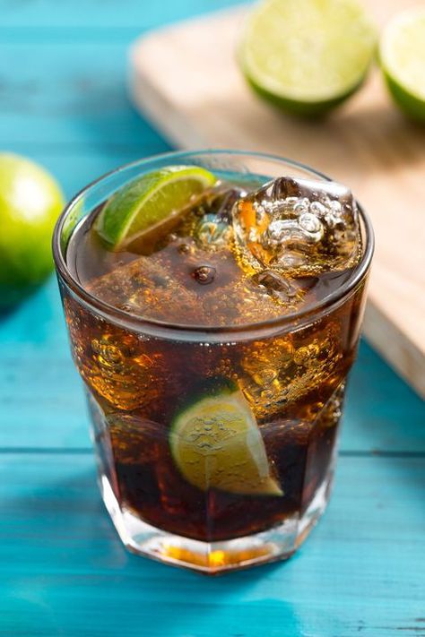 Rum Cocktails...yessssss Halloween Party Appetizers Easy, Cuba Libre Recipe, Refreshing Rum Cocktails, Rum Cocktails Easy, Cuba Libre Cocktail, Rum And Coke, Halloween Party Appetizers, Good Rum, Cocktail Party Food