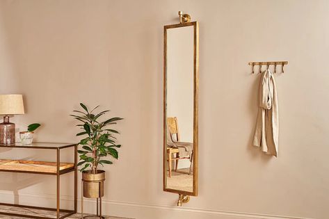 10 designer tips on how to decorate a small flat | Studio Jeandré Bedroom Mirror Ideas, Full Length Wall Mirror, Swivel Mirror, Statement Mirror, Ny Apartment, Elegant Mirrors, Wood Photo Frame, Grey Paint, Mirror Ideas