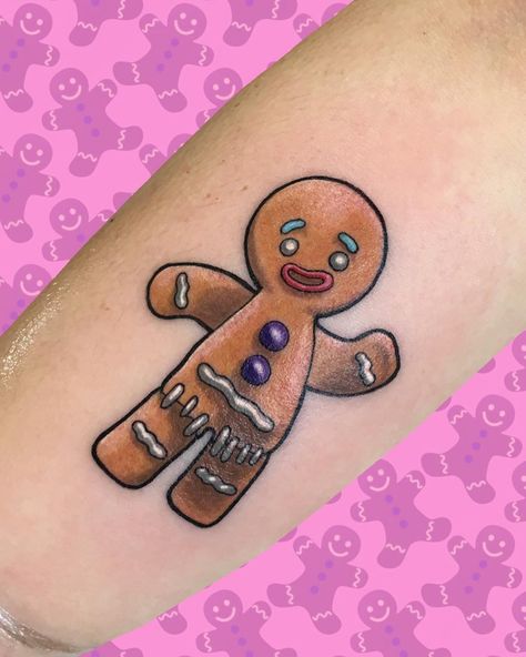 Daniela Dag on Instagram: “Gingerbread man Info e appuntamenti: 💌 dagtattooer@gmail.com 💌 👉🏻Next Stop👈🏻 12.13.14 Aprile • LECCE Tattoo Fest  #danieladag #dagtattoo…” Gingerbread Man Tattoo, Shrek Tattoo, Flash Drawing, Man Tattoo, Subtle Tattoos, Toy Blocks, Creepy Dolls, Dope Tattoos, Next Stop