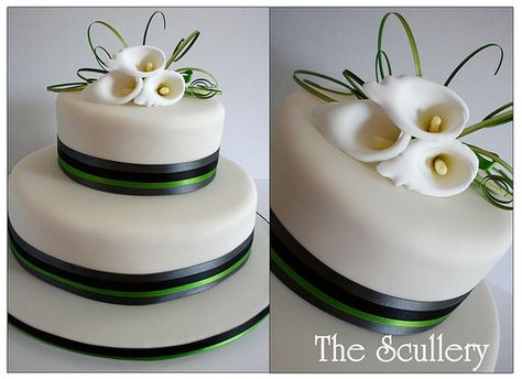 Calla Lilie wedding cake Calle Lily, Calla Lily Wedding Cake, Calla Lily Cake, Green Wedding Decorations, Garden Cakes, Green Cake, Big Cakes, Simple Wedding Cake, Modern Wedding Cake