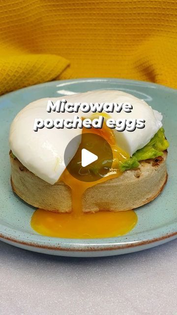 Emily Scott on Instagram: "MICROWAVE POACHED EGGS 🥚. Fastest poached egg EVER 😍🙌. Want to know how to cook a poached egg in less than 1 minute? Microwave it! It's so quick and easy, save this post and give it a try 👇. Tip: the timing will vary depending on the brand and power of your microwave (mine is 900W), so you may need to tweak it to suit yours. I recommend starting with 40-45 seconds for large eggs, then if it requires further cooking time, add 5-10 seconds at a time until the egg/s are cooked to your liking. Method: 🥚 Grease as many microwave-safe ramekins or small dishes as required with a little oil or butter. 🥚 Crack an egg into each dish, then boil the kettle & pour in enough freshly boiled water so that the egg is completely submerged. 🥚 Carefully prick the egg yolk & w Eggs In A Microwave, Poached Eggs In Microwave, Microwave Poached Eggs In A Cup, How To Cook Eggs In The Microwave, Poached Egg In Microwave, Microwave Poached Eggs, Poached Eggs Microwave, Cooking Poached Eggs, Emily Scott