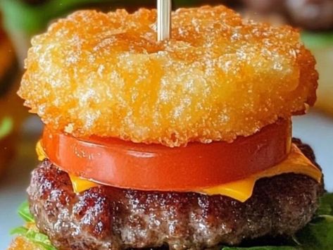 Bite-Sized Fun: Try These Mini Tater Tot Cheeseburgers for Your Next Party! - NewsBreak Strawberry Banana Pudding Recipe, Chicken And Spinach Casserole, Hamburger Potato Soup, Cheeseburger Tater Tot Casserole, Blueberry Shortcake, Mini Cheeseburger, Burger Bites, Dole Whip Recipe, Classic Burger