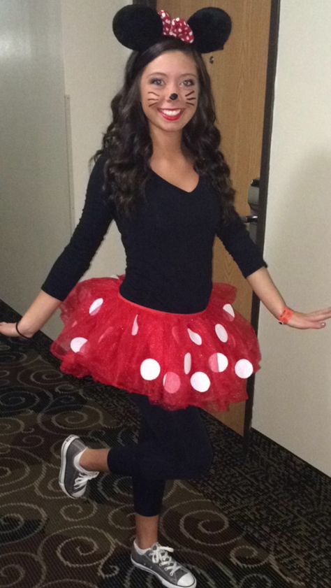 Minnie Mouse halloween costume Minnie Mouse Costume Diy, Minnie Mouse Halloween Costume, Minnie Costume, Costumes For Work, Halloween Costumes For Work, Minnie Mouse Costume, Diy Costumes Women, Best Friend Halloween Costumes, Plus Size Halloween Costume