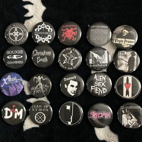 Goth Rock, Grunge Pins, Goth Pins Diy, 80s Goth Accessories, Band Pins, Pinback Buttons, Emo Pins And Patches, Diy Pins Buttons Punk, Band Pins Buttons