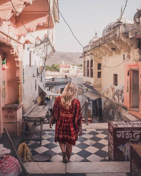 Most Instagrammable places in Pushkar,India. - Charlies Wanderings Unique Places To Travel, Places To Travel In India, Travel Destinations In India, Indian Travel, Travel In India, India Travel Guide, Sunset Point, India Trip, Most Instagrammable Places