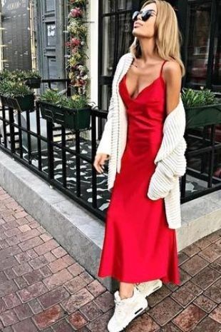 Satin Dress Casual, Slip Dress Outfit Winter, Slip Dress Casual, Silk Dresses Outfit, Slip Dress Outfit, Summer Fling, Pullovers Outfit, Red Silk Dress, Red Satin Dress