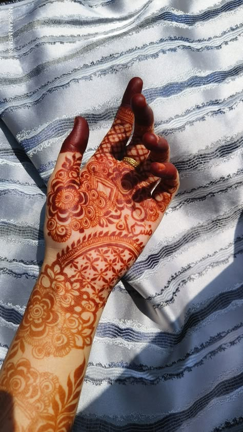 Khafif Mehndi Designs Front Hands, Front Mehendi Designs Simple, Mehendi Quotes, Mehandi Design For Front Hand, Mehendi Hands, Mehndi Design For Front Hand, Mehndi Hands, New Mehndi Design, Front Mehndi Design