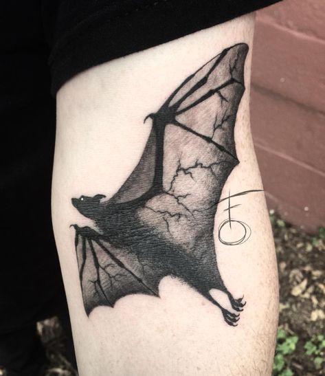 413 Likes, 20 Comments - vitriol (@vitrioltattoo) on Instagram: “"Lookit. It's friggin BATS... I love Halloween." Super fun lil ditch bat for Sam, who always brings…” Gothic Design Tattoo, Creepy Gothic Tattoo, Large Bat Tattoo, Decaying Animal Tattoo, Gothic Nature Tattoo, Obscure Tattoos, Scientific Illustration Tattoo, Inverted Tattoo, Oddities Tattoo