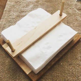 Diy Wooden Napkin Holder, Diy Wood Napkin Holder, Diy Napkin Holder Ideas, Napkin Holders Ideas, Napkin Holder Ideas Diy, Napkin Holder Ideas, Napkin Holder Diy, Barn Board Crafts, Diy Napkin Holder