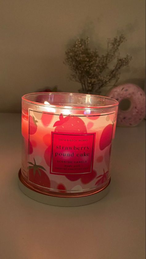 Pretty Pretty Pretty Please Candle, Candles Room Aesthetic, Bath And Body Works Candles Aesthetic, Scented Candles Aesthetic Room, Fruity Candles, Bougie Aesthetic, Target Candle, Scented Candles Aesthetic, Fruity Candle