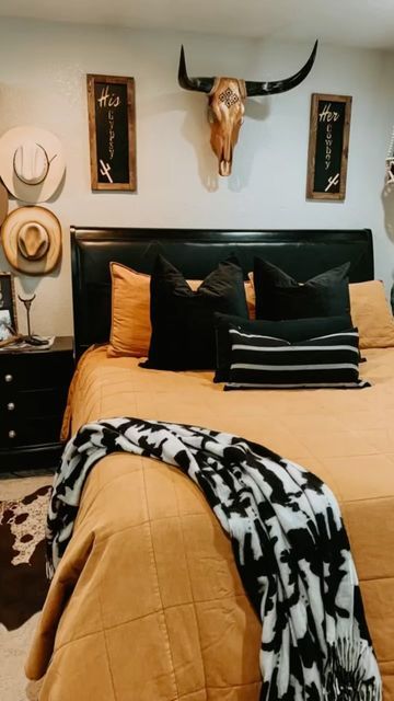 Western Above Bed Decor, Cowgirl Magazine, Western Home, Above Bed Decor, Master Room, Western Homes, Above Bed, Boho Designs, Home Style