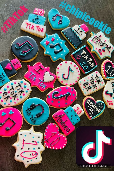 Tiktok Cookies, Tik Tok Cookies, Tik Tok Cookies Decorated, Tiktok Cupcake Ideas, Tiktok Cupcakes, Tiktok Birthday Cupcakes, Til Tok Party Ideas, Tiktok Birthday Cake Ideas, Tiktok Party Treats