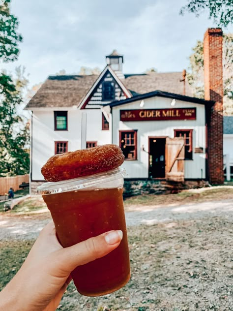 Cider Mill in Mystic, Connecticut New England Bucket List, New England Winter Aesthetic, New England Summer Aesthetic, New England Trip, 30 Bucket List, England Bucket List, Fall Foliage Road Trips, Maine Road Trip, New England Summer