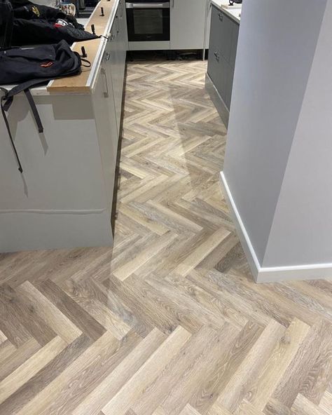 Lime Washed Oak Karndean, Karndean Lime Washed Oak, Karndean Knight Tile, Best Flooring For Kitchen, Organic Modern Living Room, Living Room Decor Tips, Karndean Flooring, Herringbone Wood, Downstairs Toilet