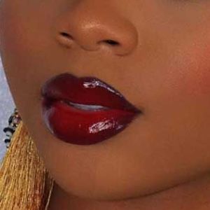 Scarlette Lersian Clawdia Wolf, Wolf Aesthetic, Glossy Lips Makeup, Makeup For Black Skin, Lip Makeup Tutorial, Brown Skin Makeup, Dope Makeup, Makeup Eye Looks, Glamour Makeup