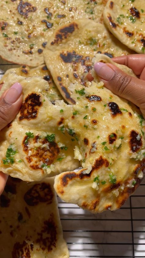 jessicainthekitchen on Instagram: Garlic Naan 😋🧄🧈🫓 is SO much easier to make at home than you might think!! Bookmark/save this post and follow @jessicainthekitchen for more… Maple Brussels Sprouts, Vegan Grilling Recipes, Homemade Naan, Vegan Grilling, Garlic Naan, Healthy Recipes Clean, Naan Recipe, Recipes Homemade, Bread Recipes Homemade