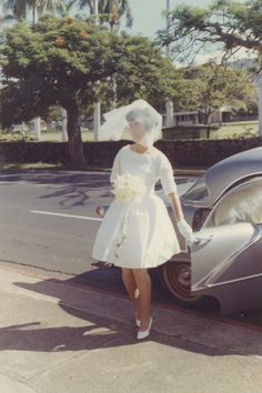 Bride to Be 1960s Wedding, Vestidos Retro, Vintage Wedding Photos, Courthouse Wedding, Retro Wedding, Bridal Fashion Week, Wedding Dress Trends, Vintage Bride, Vintage Bridal