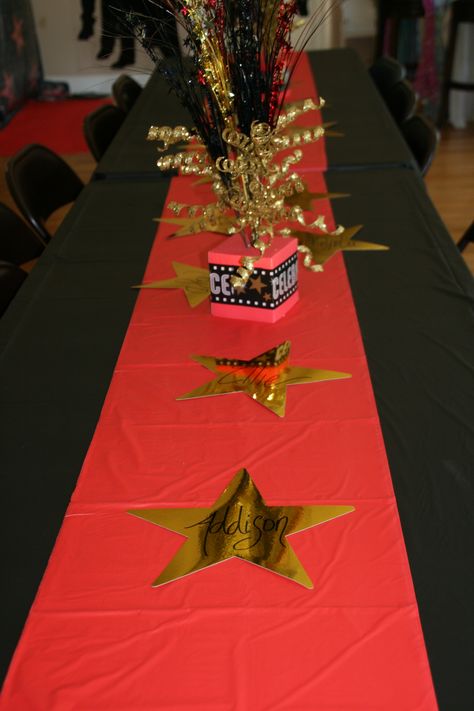 Red Carpet Party Decor... Red Carpet Party Decorations, Party Costume Ideas, Hollywood Theme Party Decorations, Red Carpet Theme Party, Deco Cinema, Red Carpet Theme, Retirement Decorations, Graduation Table Decorations, Hollywood Birthday