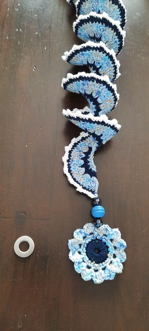 Crochet Windspinners, Crochet Windspinner Free Pattern, Crochet Wind Spinners Diy How To Make, Wind Spinners Crochet, Wind Spinners Haken, Wind Spinners, Dream Catcher, Crochet Projects, Crochet