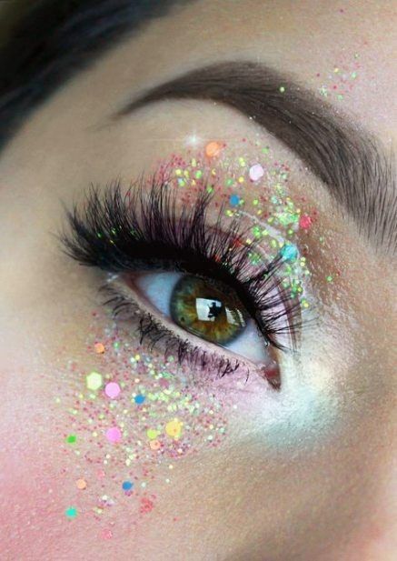 Easy Festival Makeup Ideas: From Festival makeup glitter rave, festival makeup glitter rhinestones, summer festival makeup Coachella, all the way to boho festival makeup, festival makeup eyeshadow and simple festival makeup. If that’s not your vibe, you’ll also find festival makeup rave and festival makeup gems, festival makeup glitter face paintings and festival makeup glitter here, including Coachella makeup glitter and Coachella makeup ideas! #festivalmakeup #festivalmakeupglitter Boho Festival Makeup, Coachella Make-up, Glam Lashes, Coachella Makeup, Festival Makeup Rave, Festival Makeup Glitter, Glitter Bar, Space Makeup, Festival Make Up