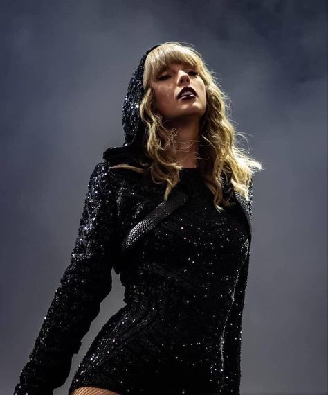 Taylor Swift Fotos, Swift Tour, Estilo Taylor Swift, Stadium Tour, Taylor Swift Outfits, Taylor Swift Album, Taylor Swift Wallpaper, Long Live Taylor Swift, Taylor Swift Fan