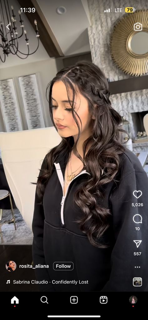 Hair Styles For Quinceañera Curly Hair, Simple Hairstyles For Damas, Hairstyles For Medium Length Hair Quince Guest, Hoco Hairstyles For Strapless Dress, Half Up Half Down Hair Mexican, Half Up Have Down Hairstyles Prom, Ball Hairstyles Medium Length, Hair Styles For A Quince, Culmination Hairstyles