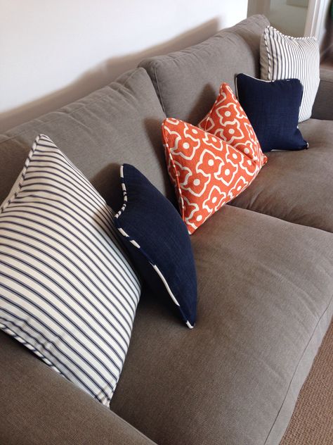 Orange Couch, Vaulted Ceiling Living Room, Navy Living Rooms, Grey Couch Living Room, Orange Cushions, Living Room Orange, Boho Living Room Decor, Room Color Schemes, Trendy Living Rooms