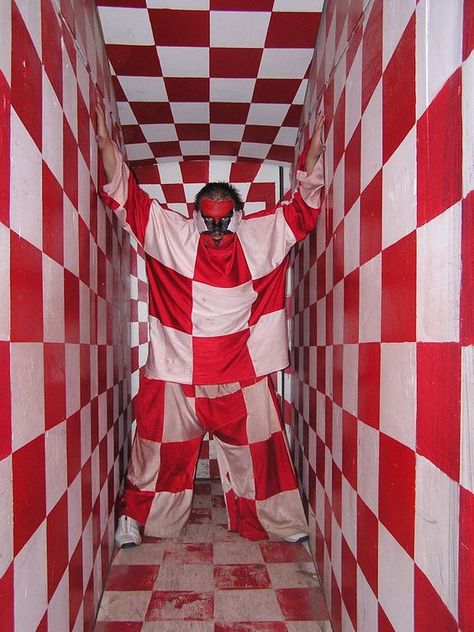 129 World`s Insanest Scary Halloween Haunted House Ideas Halloween Haunted House Diy, Haunted Trail Ideas, Haunted House Ideas, Haunted Circus, Haunted Carnival, Halloween Maze, Haunted House Diy, Scary Haunted House, Creepy Carnival