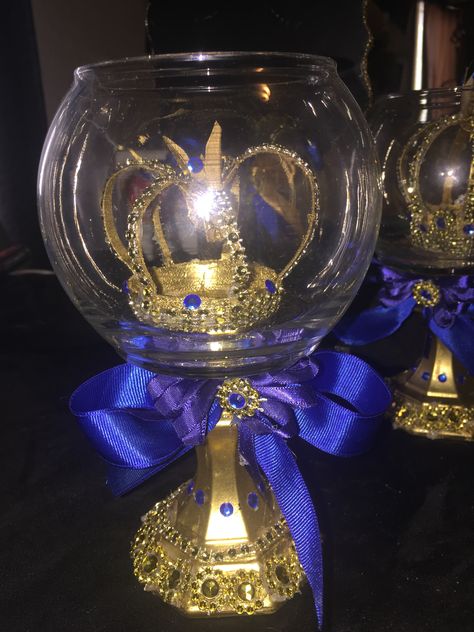 King Centerpiece Ideas, Dollar Tree Baby Shower Centerpieces Boy, Diy Crown Centerpiece Ideas, Royalty Centerpieces, Crown Centerpiece Ideas, Princess Centerpieces Diy, Babyshower Centerpieces, Royal Blue Centerpieces, Quince Centerpieces