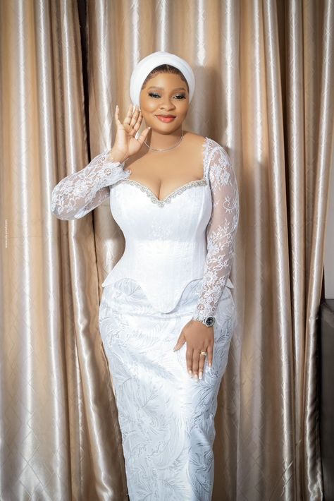 White Aso Ebi Styles Lace, White Asoebi Styles, White Lace Gown Styles Aso Ebi, White Asoebi Lace Styles, White Lace Dress Styles Nigerian, Trending Asoebi Styles, Lace Dress Styles Nigerian, Lace Gown Styles Aso Ebi, Lace Short Gown Styles