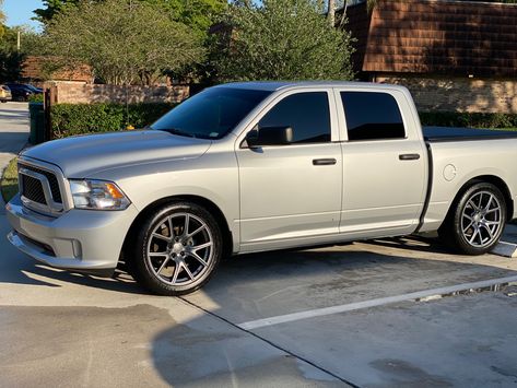 Dropped Ram 1500, Ram 1500 Lowered, 2023 Ram 1500, 2017 Ram 1500, Best Pickup Truck, Johnson House, 2006 Chevy Silverado, Dodge Truck, Dodge Trucks Ram