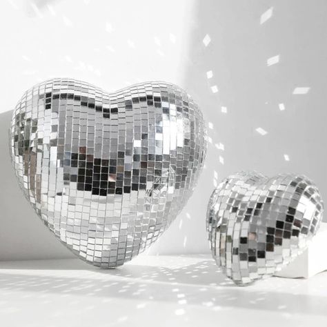 Heart Disco Decoration | Cute Shein Room Decor Finds | #RoomDecor #RoomDecorIdeas #RoomDecorAesthetic #Shein #SheinRoomDecor #SheinRoomDecorIdeas #SheinRoomDecorFinds #SheinRoomFinds #SheinRoomIdeas Shein Room Decor, Room Decor Finds, Disco Decorations, Shein Finds, Wedding Scene, Valentin Nap, Pretty Things, Abstract Painting, Wedding Decorations