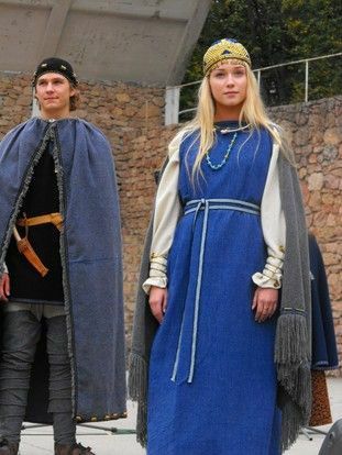 Baltic Clothing, Latvian Folklore, Baltic Tribes, Poetry Cover, Ancient Slavs, Medieval Garb, Viking Dress, Spoken Word Poetry, Medieval Woman