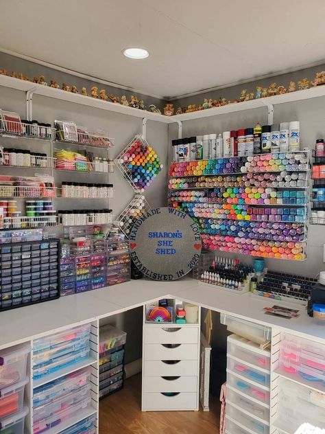 Dream Art Room, Stationery Obsession, Cute Stationary School Supplies, Art Studio Organization, Art Studio Room, Dream Craft Room, Craft Room Design, Cool School Supplies, Art Studio At Home