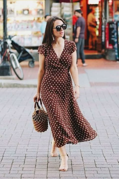 Polka Dot Dresses, Dresses For Spring, Dark Autumn, Vestido Casual, Dot Dress, Polka Dot Dress, Spring Summer Fashion, Bucket Bag, Designer Dresses