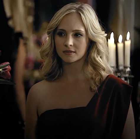 Caroline From Vampire Diaries, Elena And Caroline, Vampire Barbie, Candice King, Female Inspiration, Vampire Diaries Cast, Caroline Forbes, The Supernatural, Klaus Mikaelson