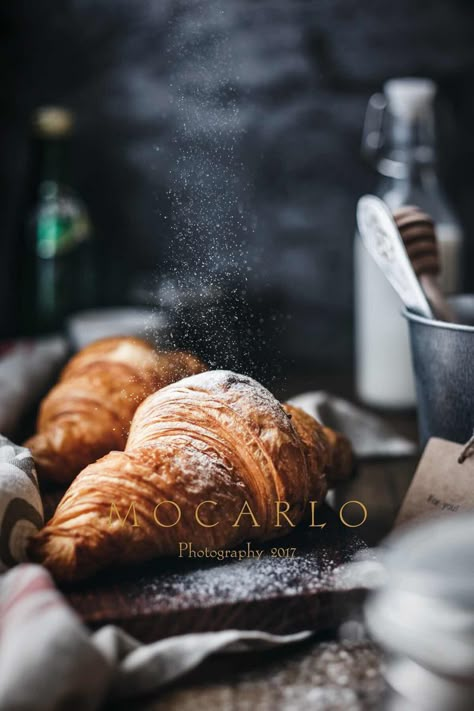 Bakery Photography Styling, Bagel Photography, Croissant Photography, Asian Food Photography, Food Videography, Bread Packaging, Dark Food Photography, Food Art Photography, Food Photoshoot