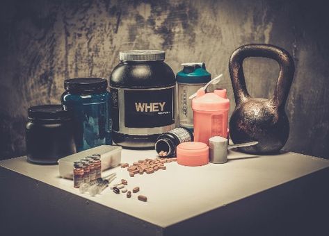 This is fascinating! Did you know there was a right way to taking your health supplements? It's all about timing, folks! Healthiest Protein Powder, Supplements For Muscle Growth, Supplement Guide, Gym Supplements, Fat Loss Supplements, Bodybuilding Nutrition, Best Protein Powder, Keto Supplements, Fat Loss Program