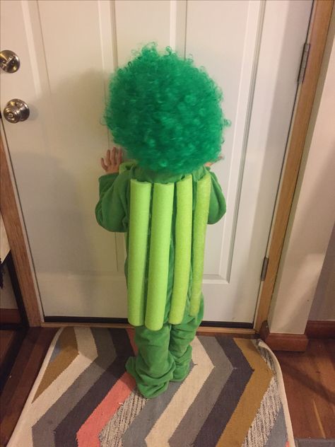 Broccoli Halloween Costume Veggie Halloween Costumes, Broccoli Fancy Dress Costume, Cabbage Costume, Broccoli Costume Diy, Halloween Broccoli, Veggie Costume Diy, Broccoli Costume, Vegetable Costumes, Spirit Day Ideas