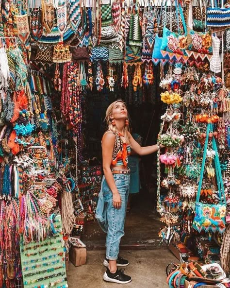 Travel Outfit Mexico, Ethno Style, Rainbow Outfit, Estilo Boho Chic, Machu Picchu, Travel Inspo, Boho Chic Fashion, Travel Aesthetic, Hippie Style