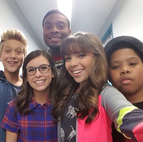 Game shaker Game Shakers Cast, Nickelodeon Game Shakers, Game Shakers Babe, Nickelodeon Cast, Kel Mitchell, Thomas Kuc, Nickelodeon The Thundermans, Cree Cicchino, Madisyn Shipman