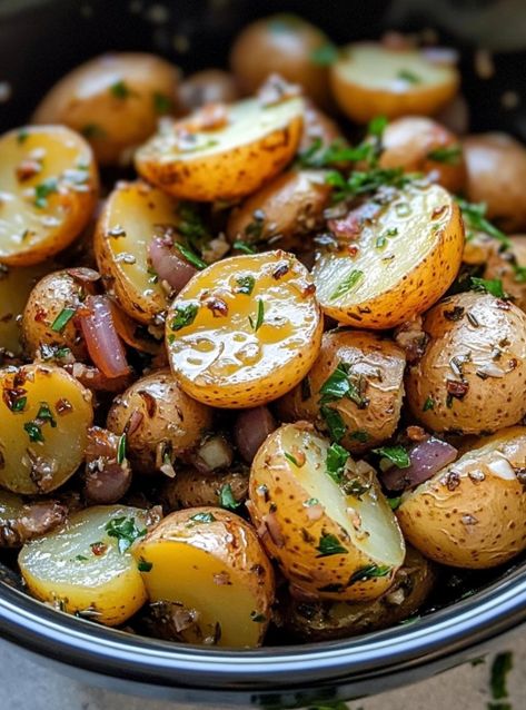 Slow Cooker Italian Potatoes Roasted Potatoes Crockpot, Slow Cooker Italian Potatoes, Potato In Crockpot Slow Cooker, Slow Cooker Potato And Sausage, Italian Chicken And Potatoes Crockpot, Potato Sausage Slow Cooker, Italian Roasted Potatoes, Slow Cooker Italian Sausage, Italian Sausage Potatoes