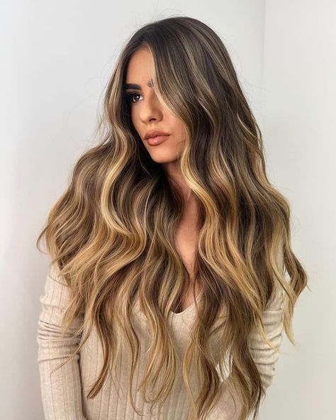 Honey Vanilla Blonde Balayage, Contouring Hair, Wavy Brown Hair, Blonde Hairstyle, Blond Balayage, Golden Blonde Hair, Brunette Hair With Highlights, Invisible Lace, Beautiful Wigs