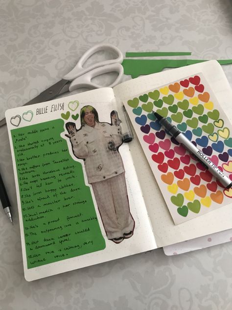 Billie Eilish Scrapbook, Billie Eilish Journal, Green Journal, Estilo Hippy, Journal Stuff, Scrapbook Book, Estilo Hippie, Afraid Of The Dark, Journal Inspo