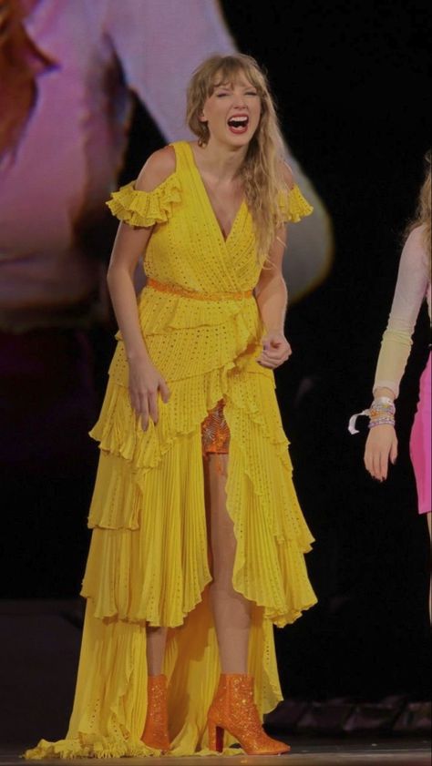 Surprise Song Dress, Mama Swift, Taylor Swift Eras Tour Outfit, Ears Tour, Taylor Swfit, Joe Alwyn, Eras Tour Outfit, Taylor Outfits, Estilo Taylor Swift