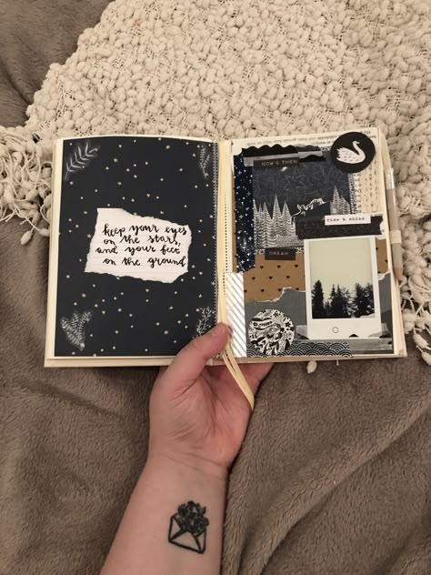 Aesthic Journaling, Black Scrapbook Ideas Aesthetic, Bullet Journal Quotes, Bulletin Journal Ideas, Scrapbooking Journal, Pretty Journals, Diy Journal Books, Scrapbook Book, Bullet Journal Aesthetic