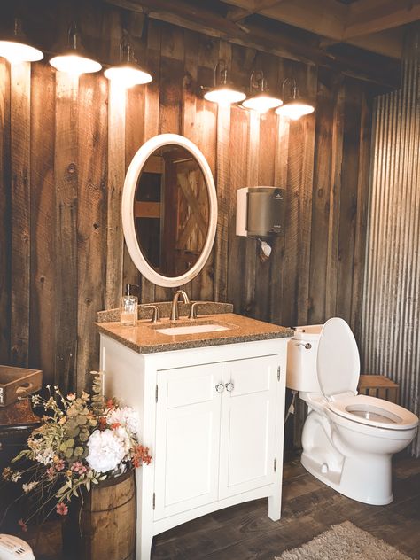 Cute little rustic bridal bathroom connected to the bridal suite at Younger Ranch Wedding Venue Venue Bathroom Ideas, Farmhouse Bridal Suite, Wedding Venue Bathroom Ideas, Western Getting Ready Room, Rustic Bridal Suite, Wedding Venue Bathroom, Rustic Bridal Suite Room, Bridal Room, Loft Bridal Suite