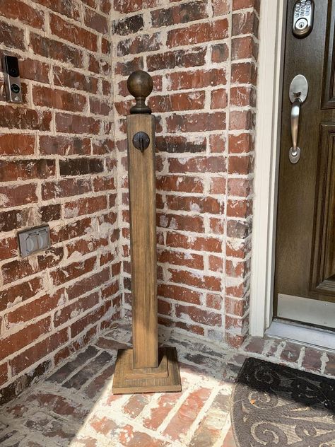 Wood banister plus a Hello sign | Etsy Front Door Post Ideas, Diy Wood Porch Decor, Wooden Post Ideas, Sign Post Ideas, Wooden Banister, Porch Post Ideas, Fence Crafts, Wood Banister, Barbershop Ideas