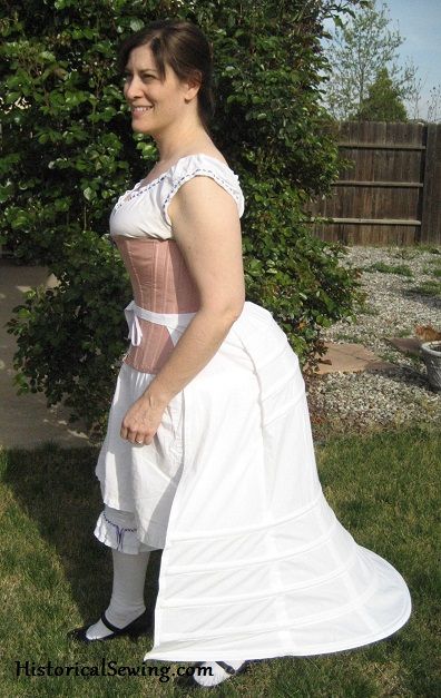 Trained bustle for mid-1870s silhouette Sewing Dress Form, Clever Costumes, Victorian Dresses, Victorian Era Fashion, Bustle Skirt, 18th Century Costume, Bustle Dress, Plastic Pouch, Bond Paper